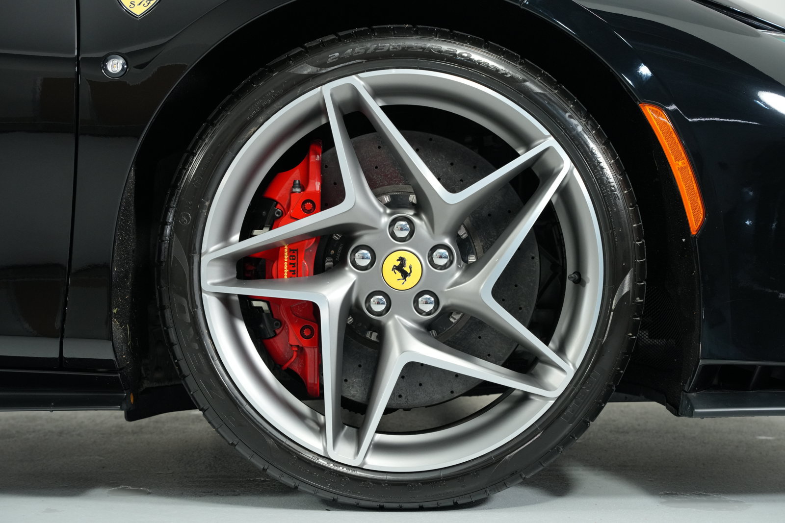 Used 2022 Ferrari F8 Spider RWD image 18