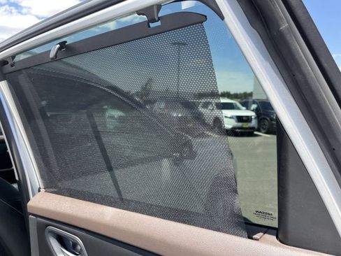 Certified 2022 Nissan Rogue SL w/ SL Premium Package image 18