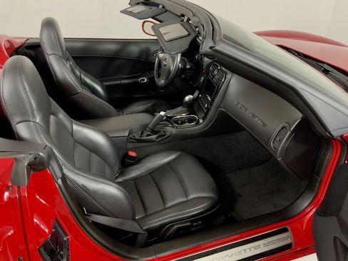 Used 2008 Chevrolet Corvette Convertible w/ Preferred Equipment Group image 29