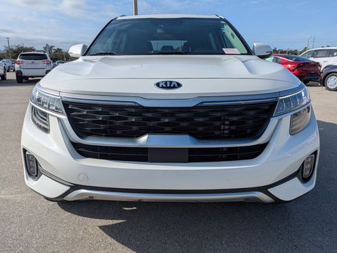 Certified 2021 Kia Seltos SX w/ SX Sunroof Package image 3