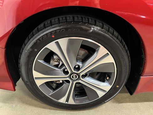 Used 2018 Nissan Leaf SV w/ SV Technology Package FWD image 44