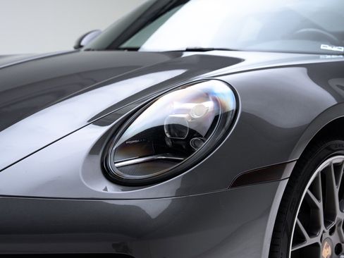 Used 2020 Porsche 911 Carrera RWD image 12