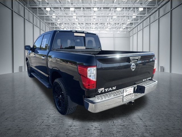 Used 2017 Nissan Titan SV AWD/4WD image 3