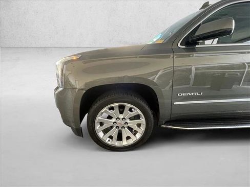 Used 2017 GMC Yukon Denali w/ Open Road Package image 8