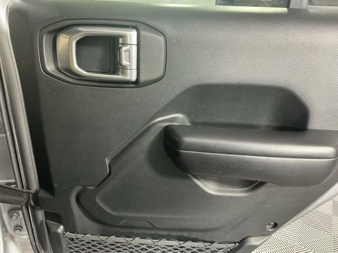 Used 2020 Jeep Gladiator Sport w/ Quick Order Package 24S image 11