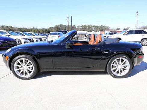 Used 2006 MAZDA MX-5 Miata Grand Touring w/ Suspension Pkg image 3