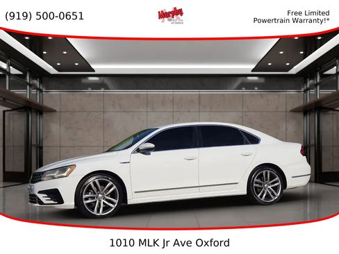 Used 2017 Volkswagen Passat 1.8T R-Line FWD image 1