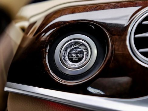 Used 2019 Mercedes-Benz S 560 4MATIC Sedan image 25