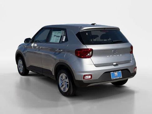 New 2026 Hyundai Venue SE image 3