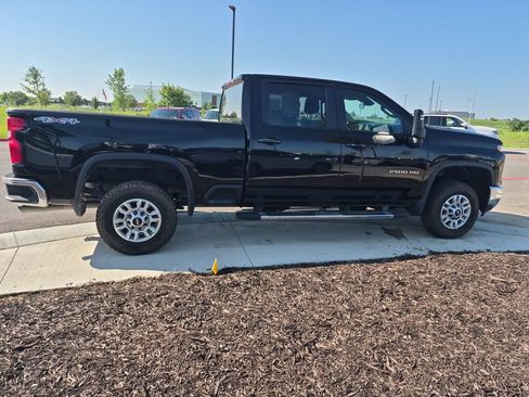 Used 2025 Chevrolet Silverado 2500 LT w/ Convenience Package AWD/4WD image 6