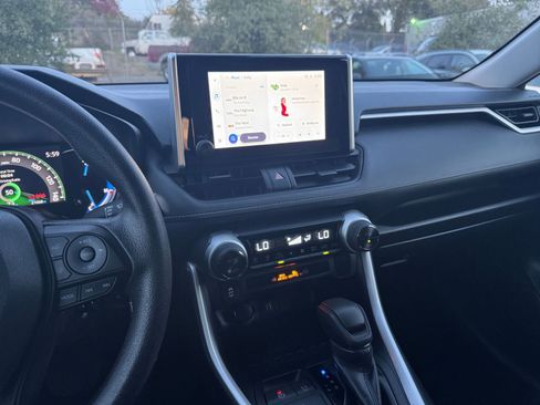 Used 2025 Toyota RAV4 LE image 18