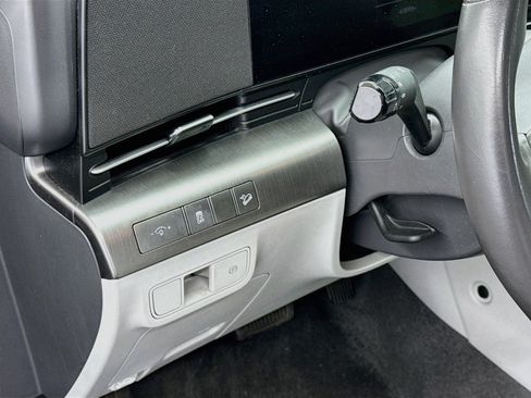 Used 2025 Hyundai Kona SEL FWD image 17