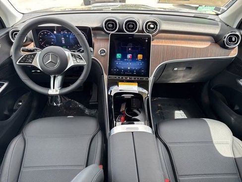 New 2025 Mercedes-Benz GLC 350e 4MATIC image 8