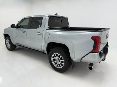 Used 2025 Toyota Tacoma Limited image 37