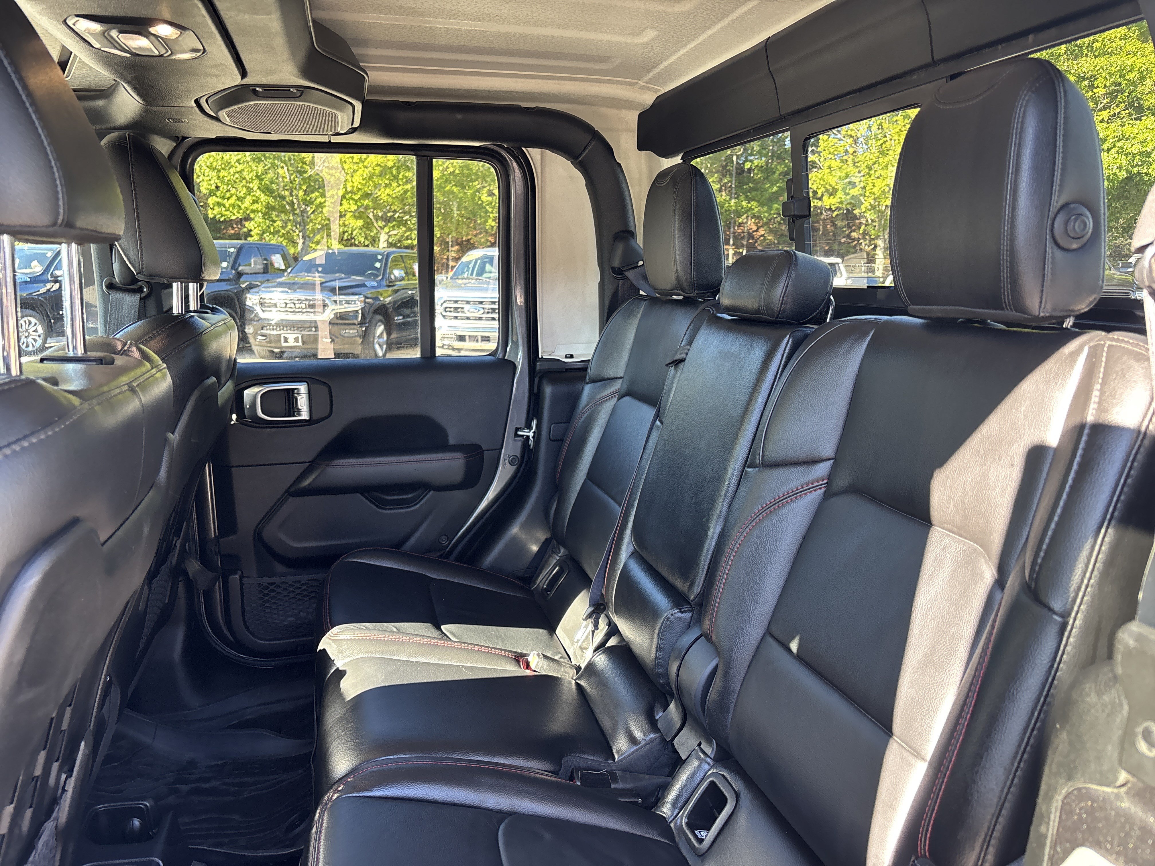 Used 2023 Jeep Gladiator Rubicon w/ Cold Weather Group AWD/4WD image 15