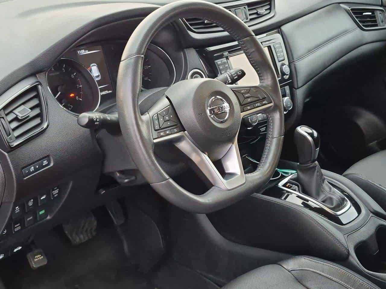 Used 2017 Nissan Rogue SL w/ SL Premium Package AWD/4WD image 2