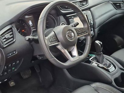 Used 2017 Nissan Rogue SL w/ SL Premium Package