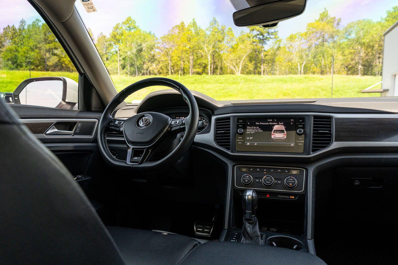Used 2019 Volkswagen Atlas SE w/ Panoramic Sunroof Package FWD image 32