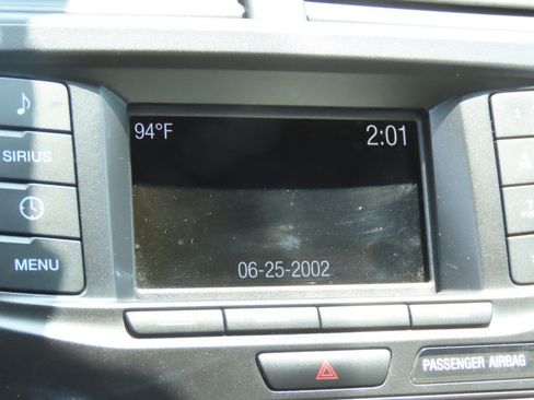 Used 2018 Ford Explorer XLT FWD image 26