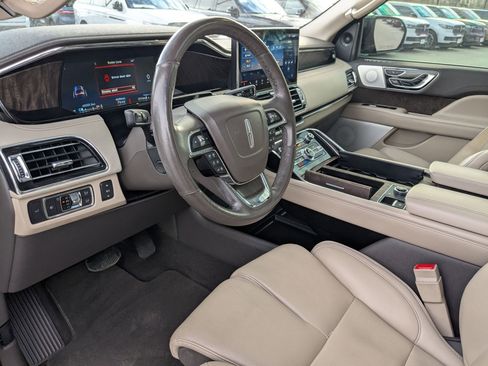 Used 2022 Lincoln Navigator L Reserve image 10