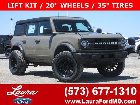 New 2026 Ford Bronco 4-Door AWD/4WD image 1