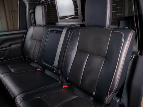 Used 2020 Nissan Titan PRO-4X w/ Pro-4x Convenience Package AWD/4WD image 24