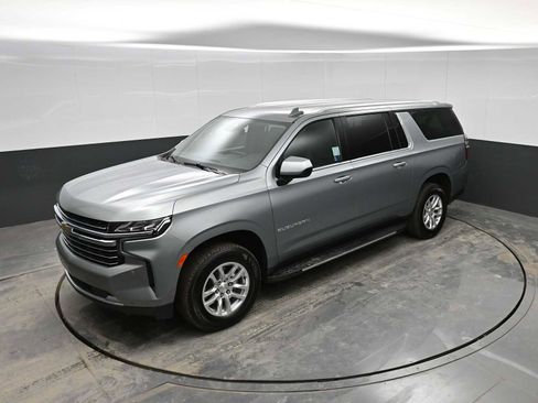 Used 2024 Chevrolet Suburban LT image 23