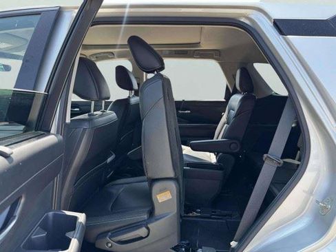 Used 2023 Nissan Pathfinder SL w/ SL Premium Package FWD image 41