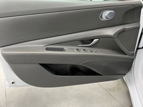 Used 2024 Hyundai Elantra SEL image 11