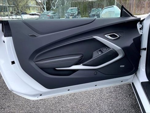 Used 2023 Chevrolet Camaro LT w/ Technology Package image 23