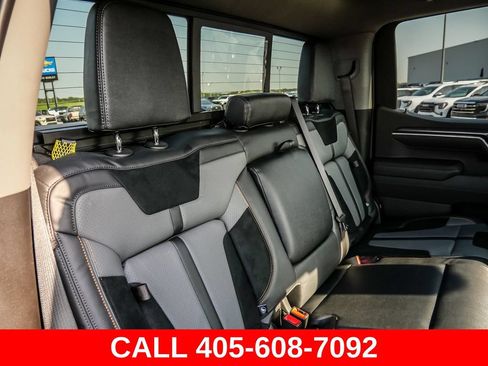 Used 2025 Chevrolet Silverado 1500 LTZ AWD/4WD image 39