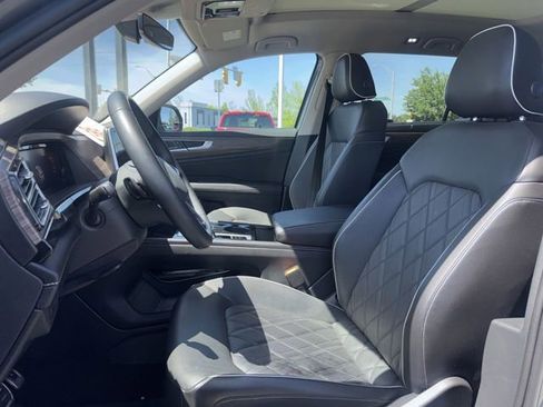 Used 2024 Volkswagen Atlas SEL Premium R-Line AWD/4WD image 11