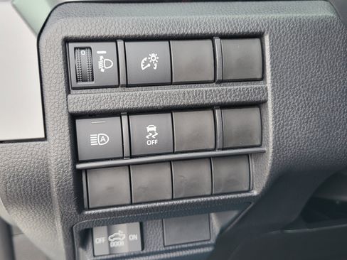 Certified 2025 Toyota Tacoma SR5 image 23