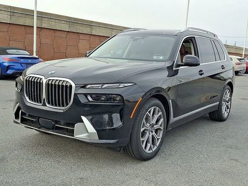 Certified 2026 BMW X7 xDrive40i AWD/4WD image 2
