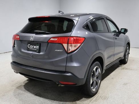 Used 2018 Honda HR-V EX image 2