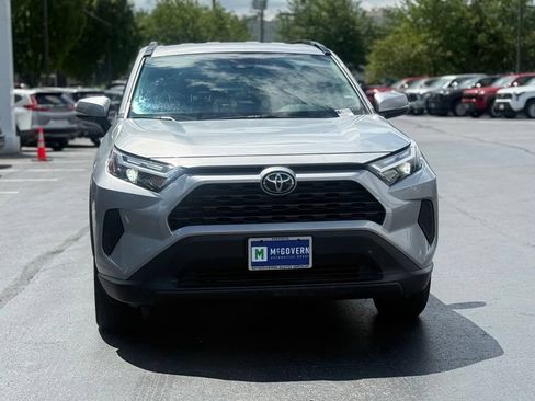 Used 2025 Toyota RAV4 XLE AWD/4WD image 12