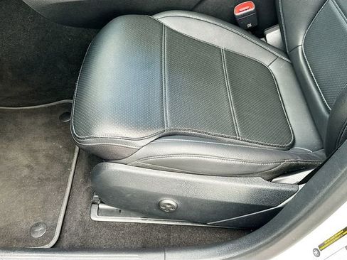 Used 2024 Mercedes-Benz GLC 300 image 21