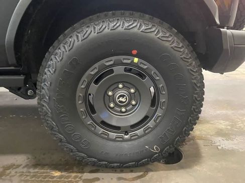 New 2025 Ford Bronco Badlands w/ Sasquatch Package AWD/4WD image 14