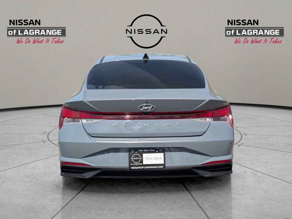 Used 2022 Hyundai Elantra SEL w/ Cargo Package FWD image 6