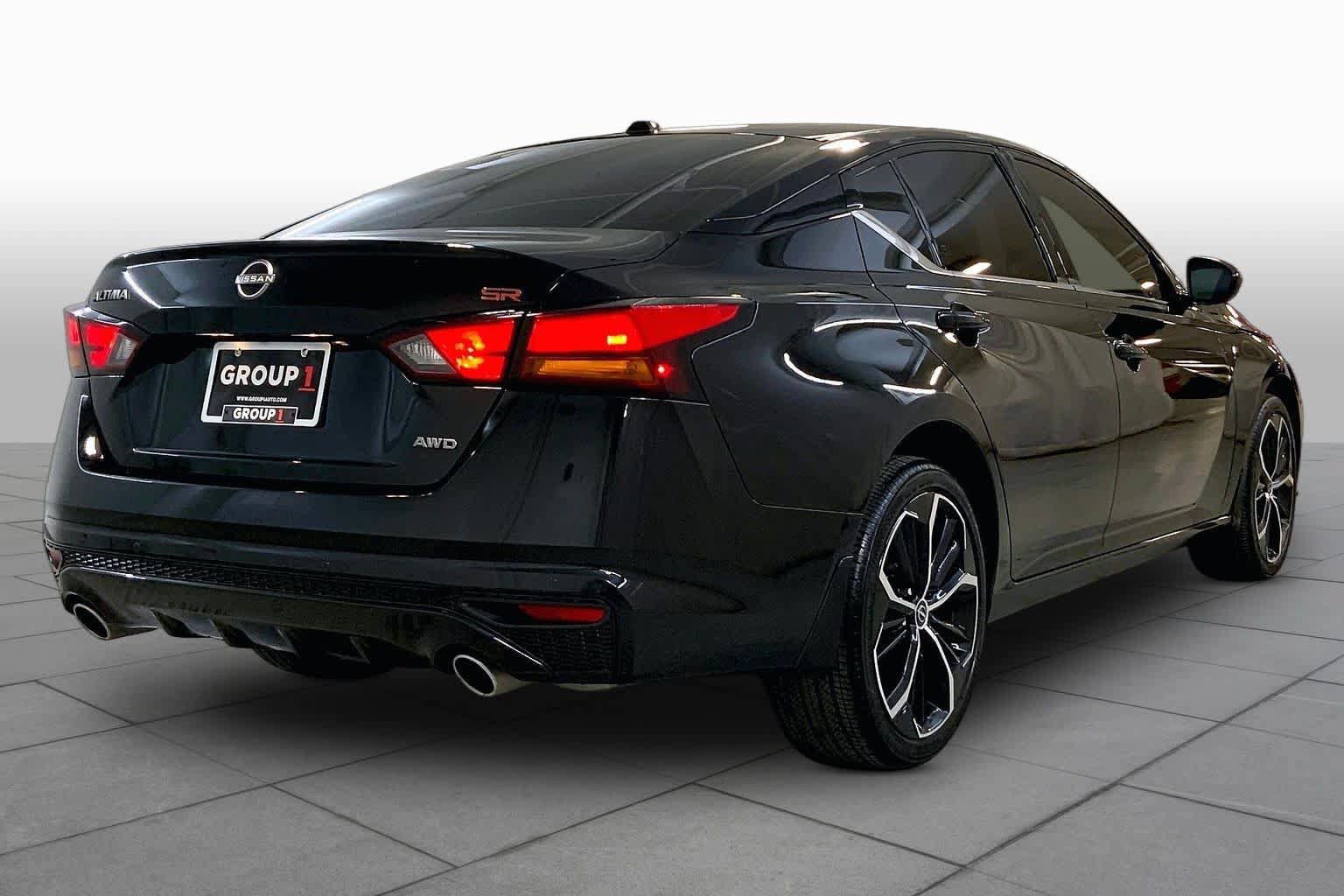 Used 2025 Nissan Altima 2.5 SR AWD/4WD image 12