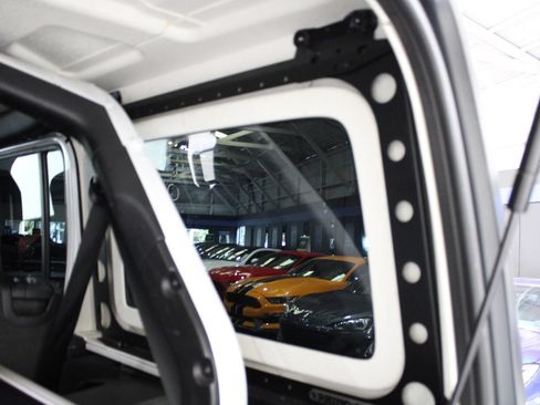 Used 2023 Jeep Wrangler Unlimited Rubicon AWD/4WD image 11