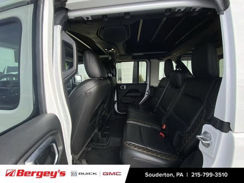 Used 2022 Jeep Wrangler Unlimited Sahara image 28