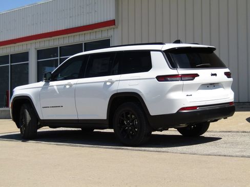 New 2026 Jeep Grand Cherokee L 4WD image 10