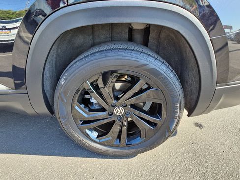 Used 2023 Volkswagen Atlas SE w/ Panoramic Sunroof Package FWD image 35