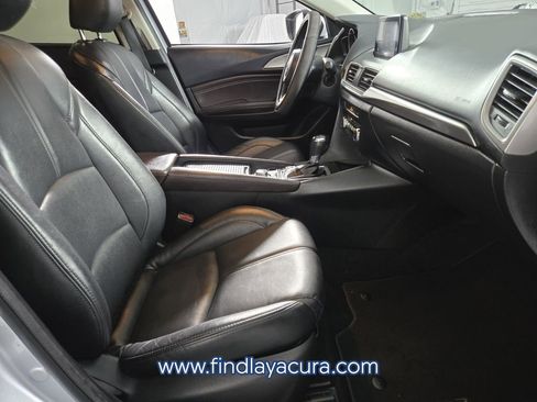 Used 2018 MAZDA MAZDA3 Touring image 17