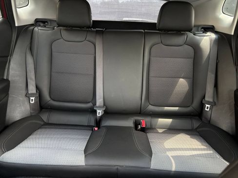 Used 2025 Chevrolet Trax LT w/ LT Convenience Package FWD image 38