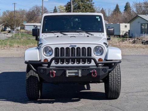 Used 2013 Jeep Wrangler Unlimited Sahara w/ Trailer Tow Group AWD/4WD image 2