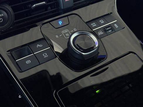 Used 2023 Toyota bZ4X Limited image 32