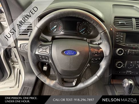 Used 2019 Ford Explorer XLT FWD image 20