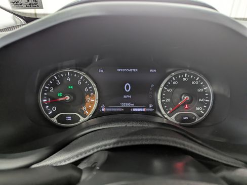 Used 2017 Jeep Renegade Limited image 19